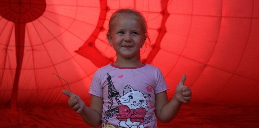 faces_04-834x556
